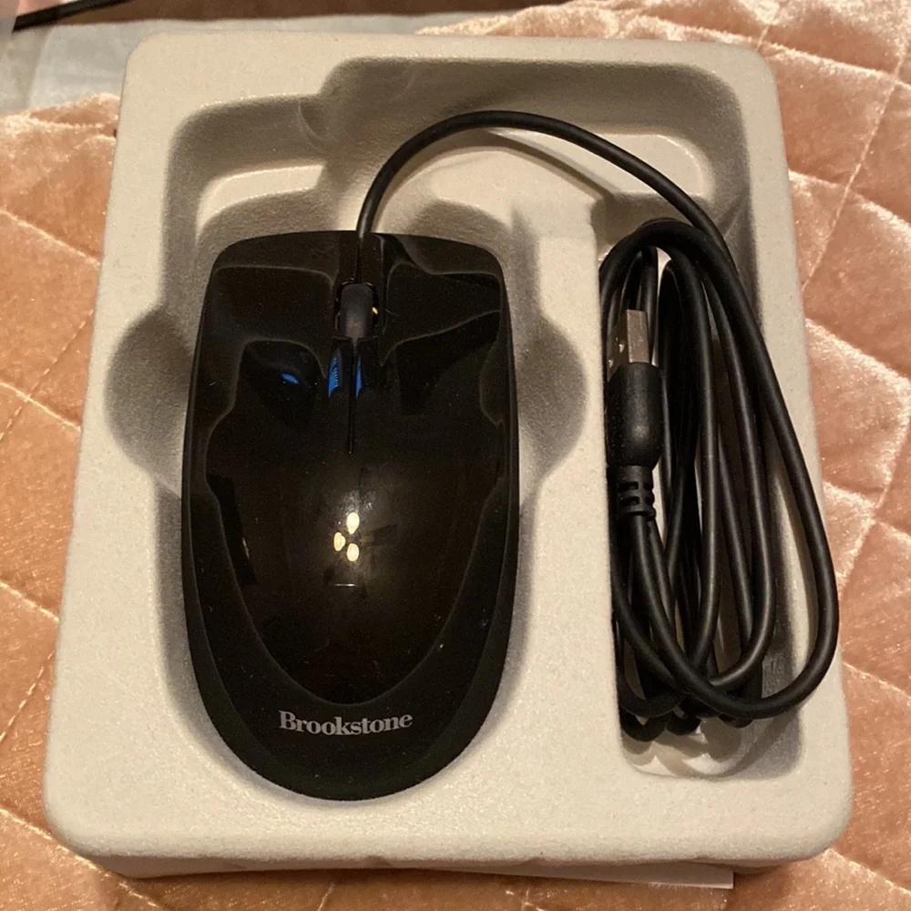 Brookstone Scanner Mouse. Like new. In box.